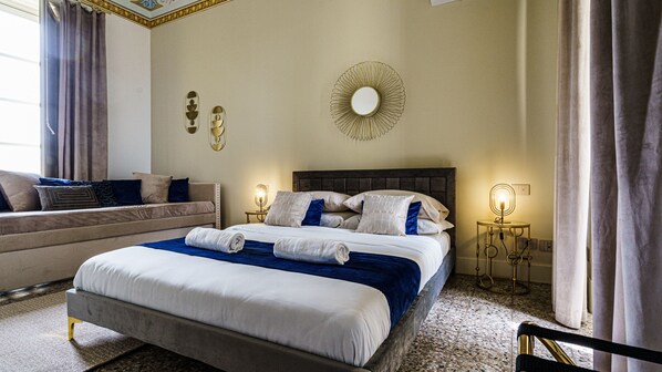 Design Quadruple Room | Iron/ironing board, free WiFi, bed sheets - Italianway - Palazzo Nouveau (Catania)