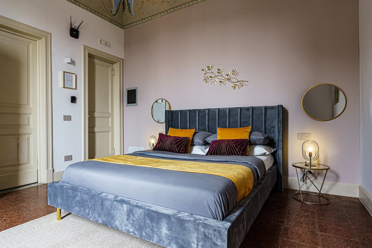 Classic Double Room | Iron/ironing board, free WiFi, bed sheets