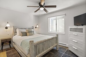 2 habitaciones, escritorio, tabla de planchar con plancha y wifi gratis