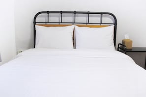 Chambre Double Signature | Literie de qualité supérieure, Wi-Fi gratuit, draps fournis