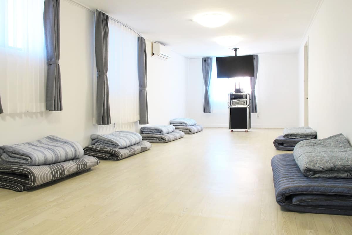 Ropa de cama de alta calidad, wifi gratis y ropa de cama