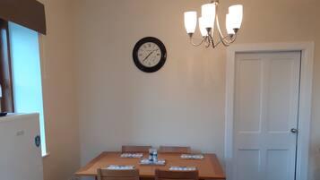 Apartment, Multiple Beds | Private kitchen | Fridge, microwave, oven, stovetop