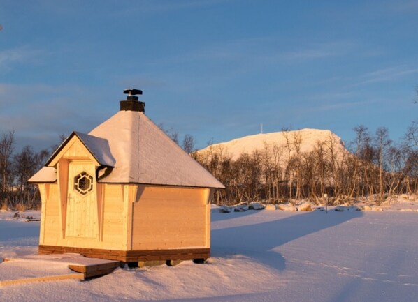 BBQ/picnic area - Majatalo Haltinmaa (Enontekio)