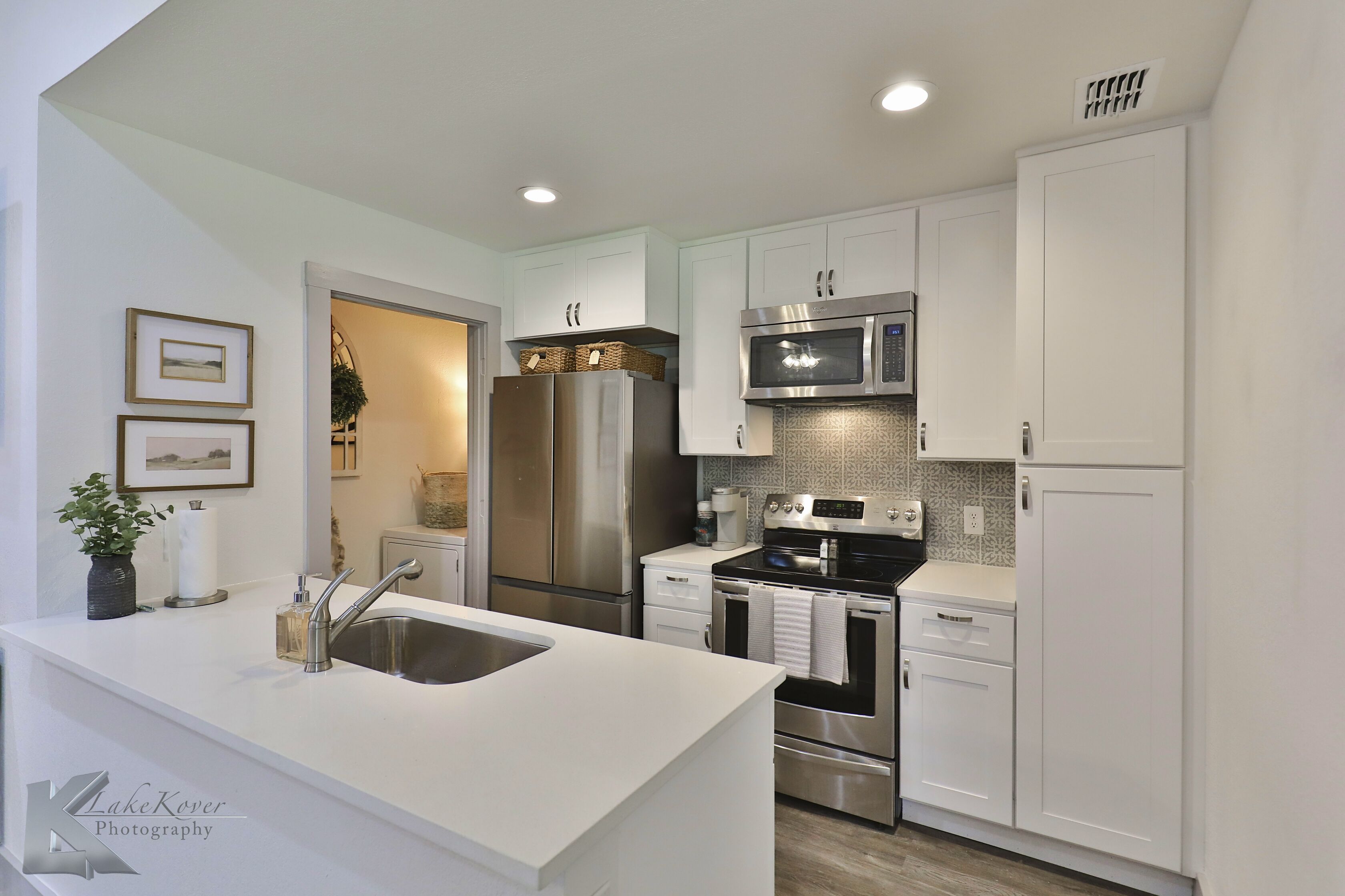 Newly Remodeled Townhouse!