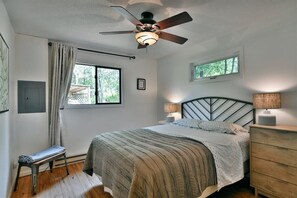 2 bedrooms, WiFi - Sunnyside Cabin, Pet Friendly on Breakfast Lake in Barnes, WI (Barnes)
