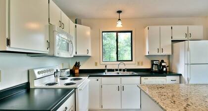 Sunnyside Cabin, Pet Friendly on Breakfast Lake in Barnes, WI