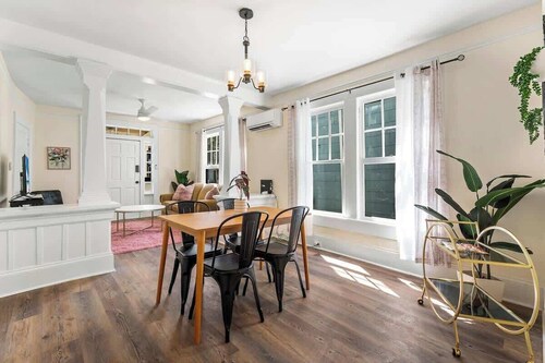*Adorable Flat in Springfield*- Downtown