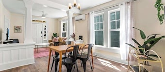 *Adorable Flat in Springfield*- Downtown