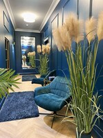 身体护理、热石按摩、深层组织按摩、体膜护理、身体磨砂、面部护理