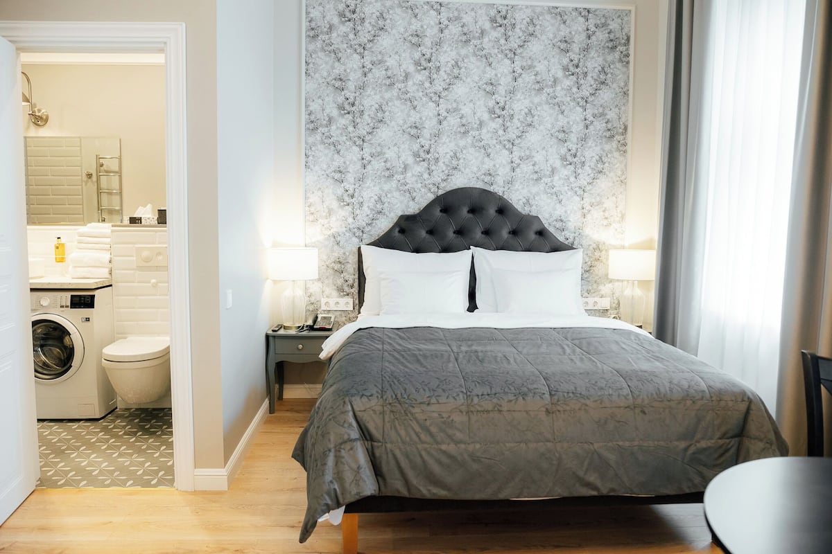 Klassiek appartement, 2 slaapkamers | Luxe beddengoed, een minibar, verduisterende gordijnen