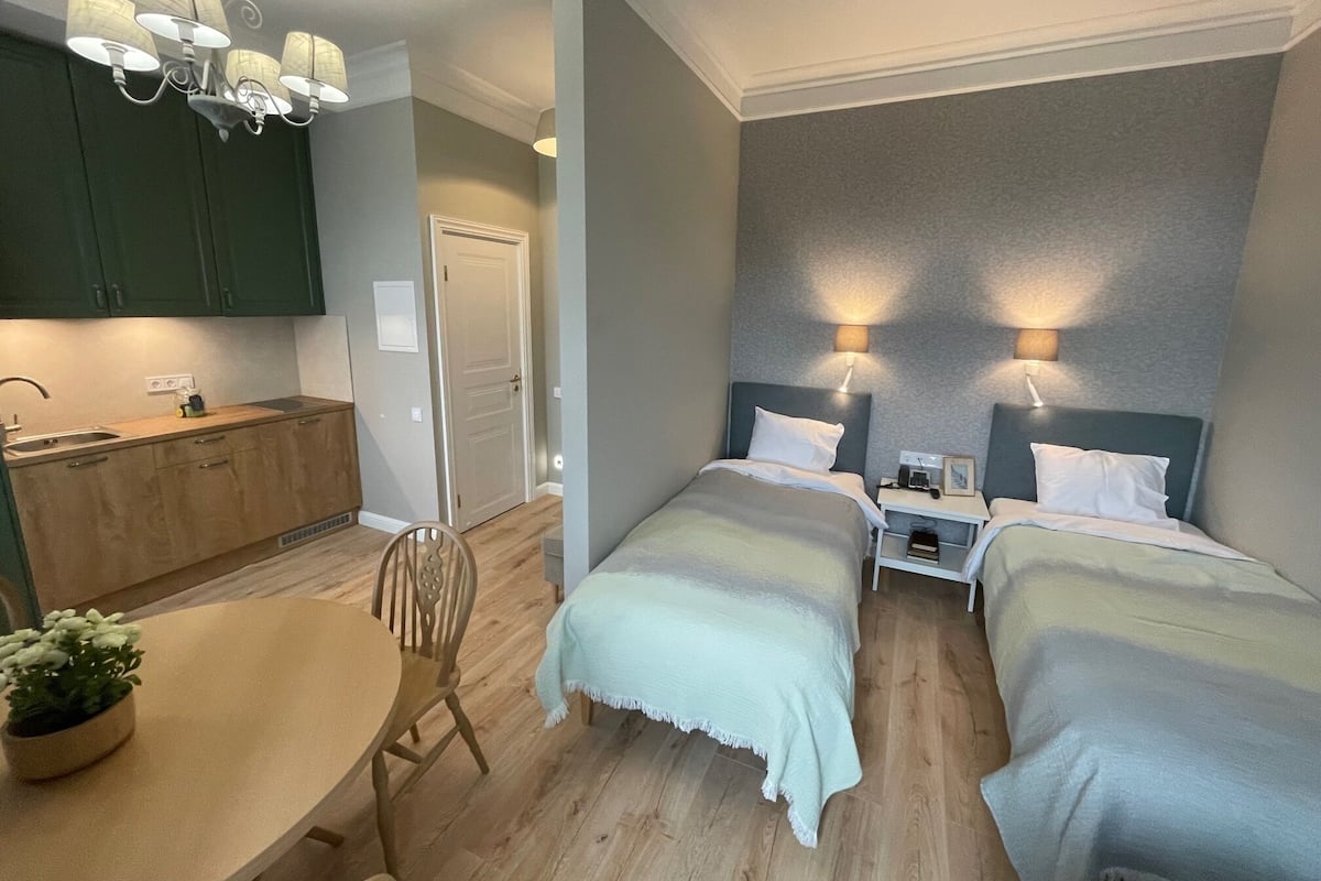 Standaard Twin kamer | Luxe beddengoed, een minibar, verduisterende gordijnen