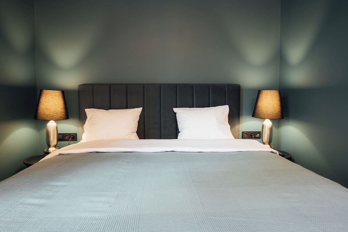 Superior tweepersoonskamer | Luxe beddengoed, een minibar, verduisterende gordijnen