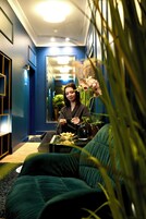 身体护理、热石按摩、深层组织按摩、体膜护理、身体磨砂、面部护理