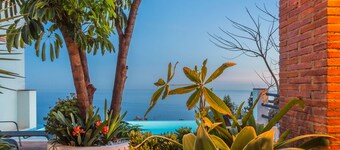 Villa Tropical with private heated pool