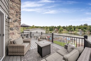 Property grounds - Lake Front! "Great Lake Escape" Dock w/ Hot Tub, Fire Pit, Pool Table, Foosball & Shuffleboard (Lake Harmony)