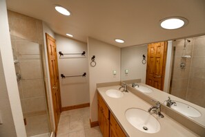 Shower - Beautiful 2 bedroom  plus Loft Condo Next to Maggie Pone (Breckenridge)
