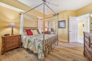 3 bedrooms, iron/ironing board, free WiFi, bed sheets - Luxury Terrace Level Condo ~ Private Lanai Leading to Pool ~ Walk to Beaches! (Naples)