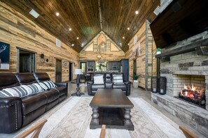 Televisión, chimenea, videojuegos y futbolito