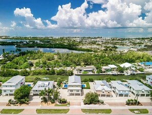 Exterior - Tipsy Turtle 4 bed 3 bath with pool, kayak, canoe, paddleboards and dock (Marathon)