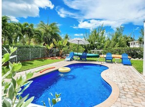 Pool - Tipsy Turtle 4 bed 3 bath with pool, kayak, canoe, paddleboards and dock (Marathon)