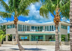 Unclassified image, 3 of 47, button