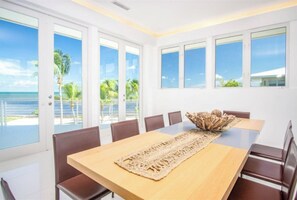 Dining - Casa Mare 5 bedroom 6 bath Tropical Oasis on the Ocean Pool, Sandy back yard and beach in Grassy Key (Marathon)