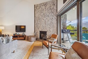 Televisión, chimenea