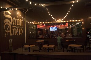 Bar (en la propiedad)