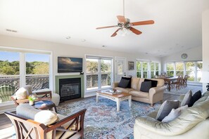 Smart TV, video games