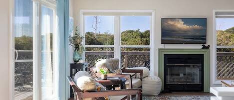 Smart TV, video games