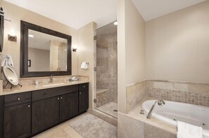 Condo, 3 quartos | Banheiro | Toalhas de banho 