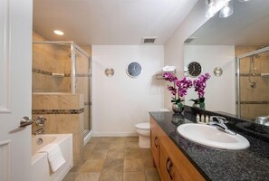 Condo, 1 quarto | Banheiro | Toalhas de banho 