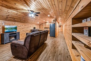 Cottage, 1 Bedroom | Living area