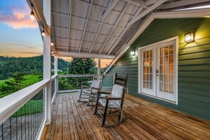 Terrace/patio - Double L Ranch 1 Bedroom Farmhouse by RedAwning (Pigeon Forge)