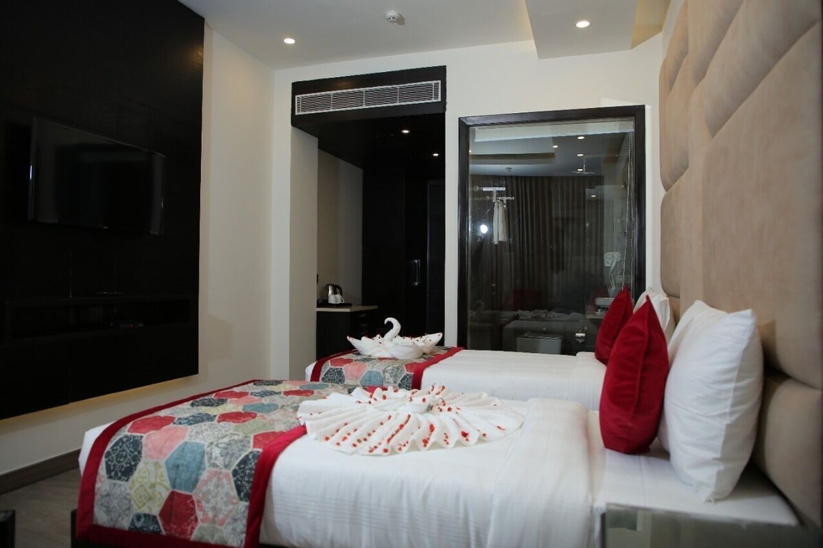 Premium bedding, minibar, in-room safe, desk