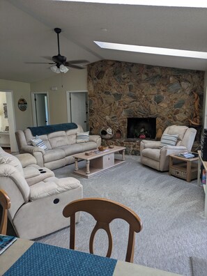 Smart TV, DVD player, books, video library - Waterfront lake home w/  fishing, boating, & water activities! (Inverness)