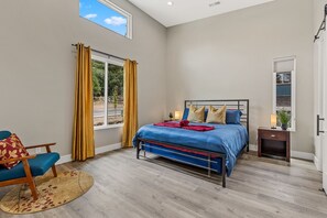 8 bedrooms, desk, travel cot, free WiFi