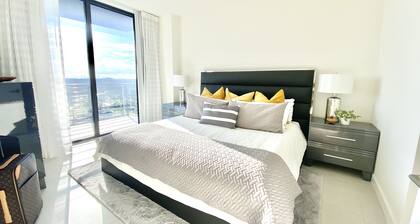 Luxury 2 bedrooms apartment at Doral