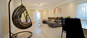 Maison de vacances Villa As Cumadres avec vue sur les montagnes, piscine, jardin & Wi-Fi