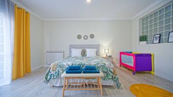 6 bedrooms, iron/ironing board, free WiFi, bed sheets