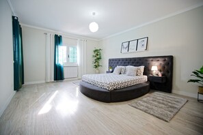 6 Schlafzimmer, Bügeleisen/Bügelbrett, kostenloses WLAN, Bettwäsche