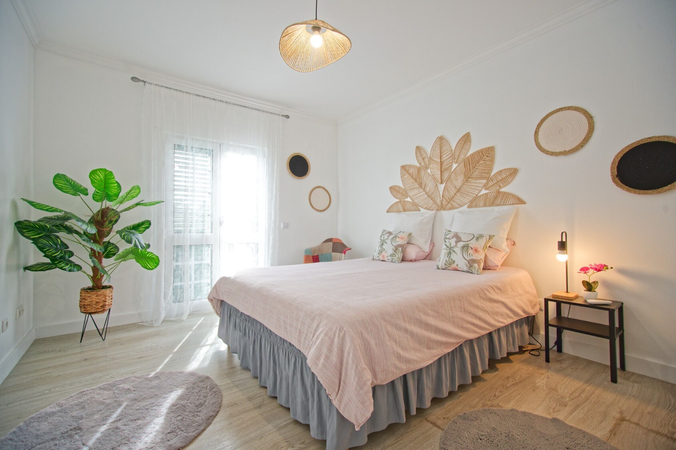 6 bedrooms, iron/ironing board, free WiFi, bed sheets