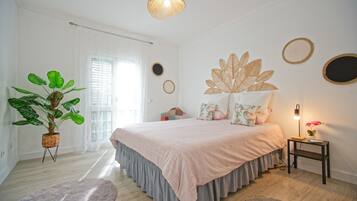 6 bedrooms, iron/ironing board, free WiFi, bed sheets