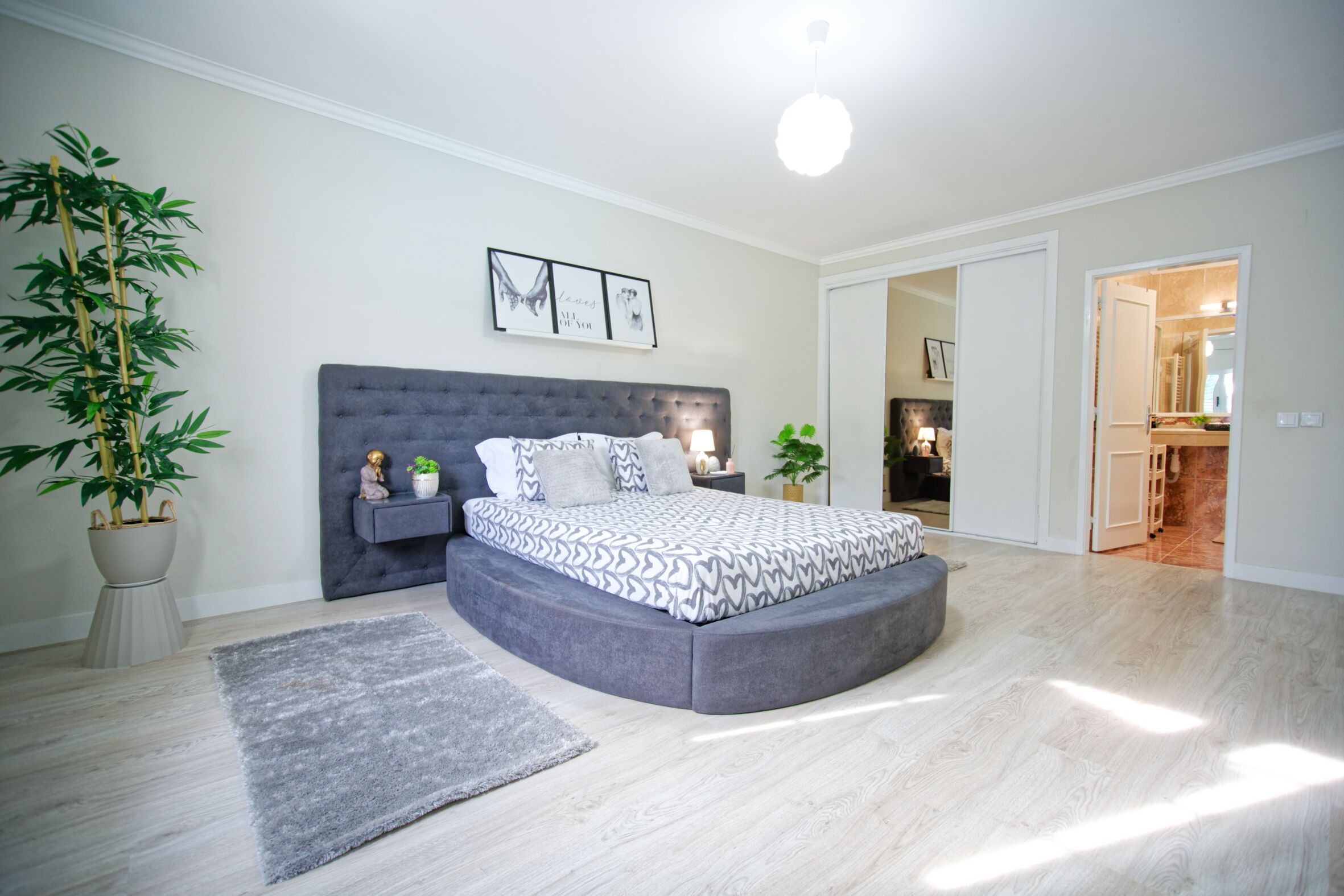 6 Schlafzimmer, Bügeleisen/Bügelbrett, kostenloses WLAN, Bettwäsche