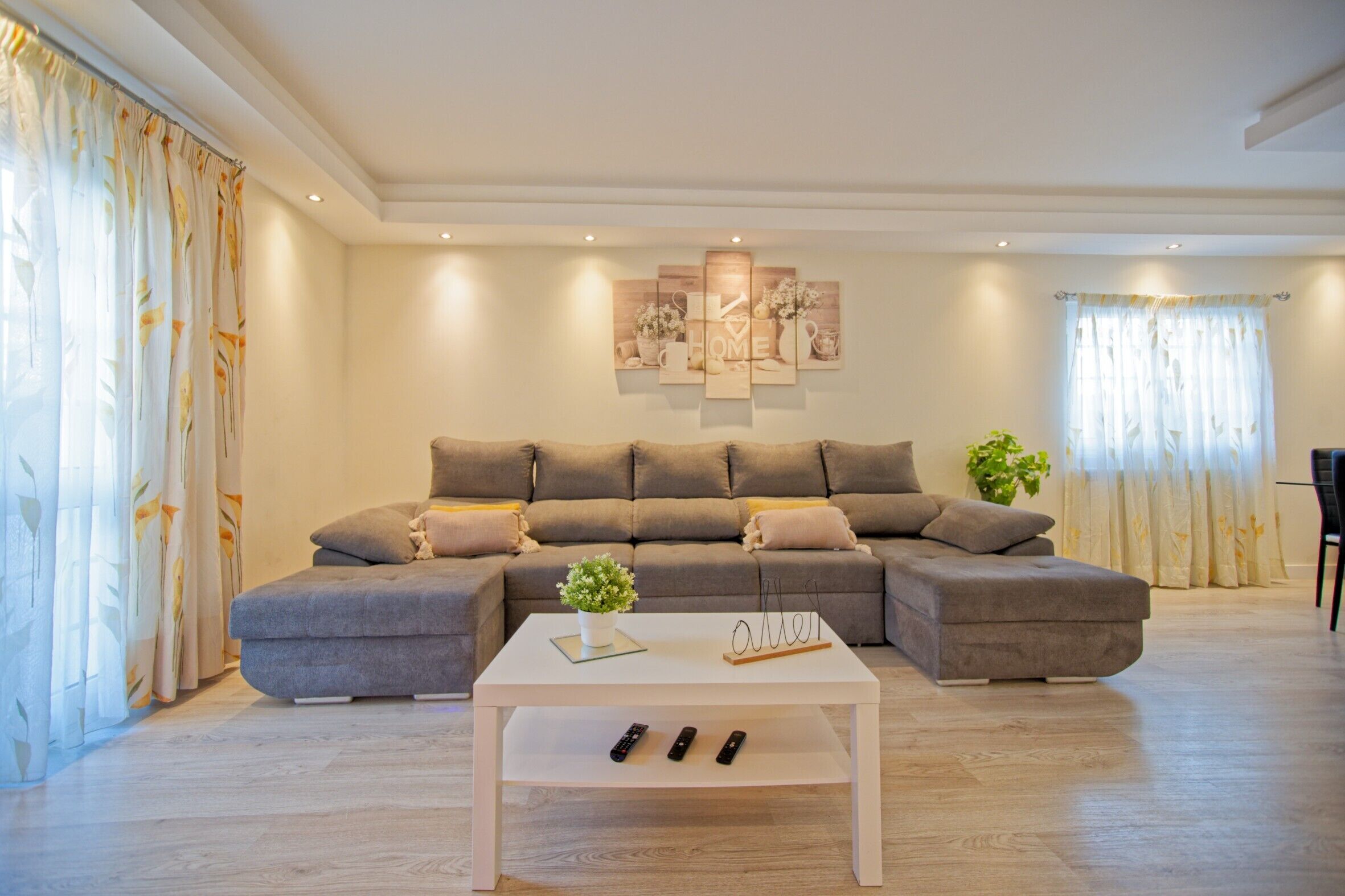 Télévision, table de tennis de table