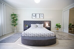 6 chambres, fer et planche à repasser, Wi-Fi gratuit, draps fournis