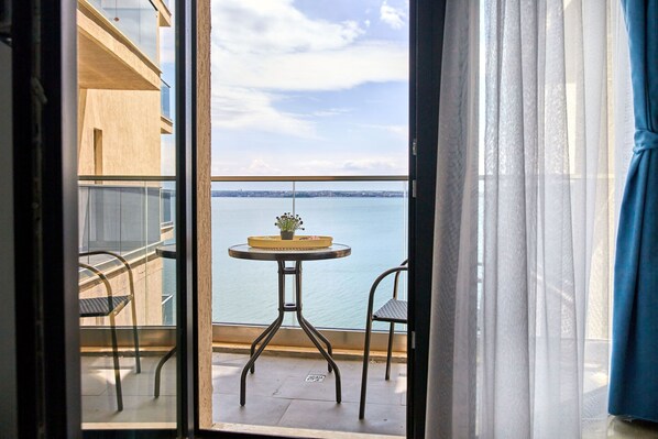 Comfort Room | Terrace/patio