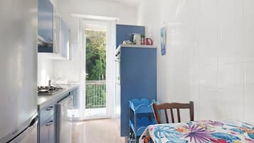 Réfrigérateur, four, plaque de cuisson, lave-vaisselle