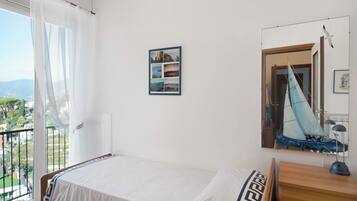 2 Schlafzimmer, BĂŒgeleisen/BĂŒgelbrett, kostenloses WLAN, BettwĂ€sche