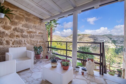 Holiday Home 'Chibao House' with Private Pool, Mountain View, Garden and Wi-Fi